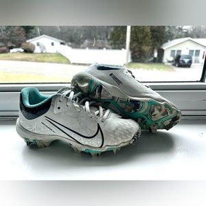 SIZE 2 YOUTH - Nike Kids' Hyperdiamond 4 Keystone Softball Cleats
